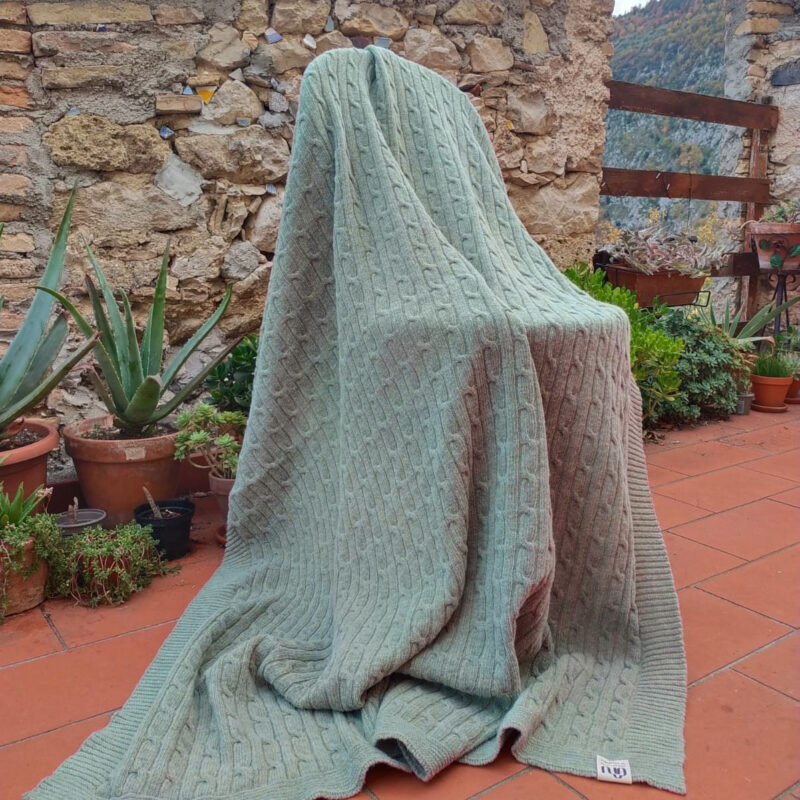 Coperta Trecce in Pura Lana tinta con rosmarino